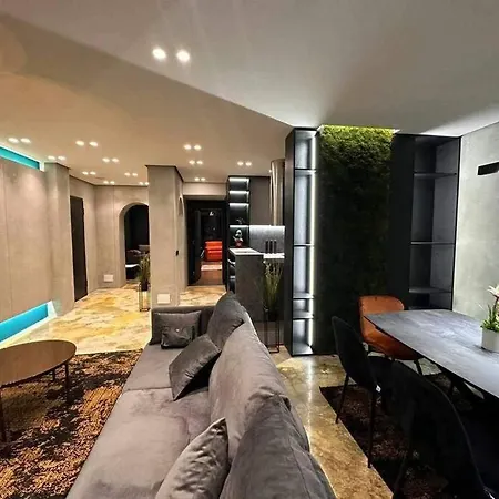Luxury Boutique / Komuna Parisit / Near To Apartment