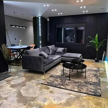 Apartment Luxury Boutique / Komuna Parisit / Near To Tirana