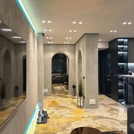 Apartment Luxury Boutique / Komuna Parisit / Near To